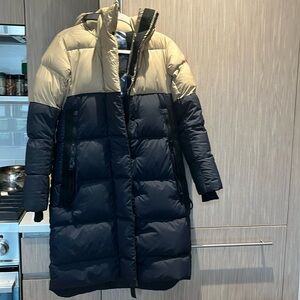 NWT Canada Goose Byward Parka Regeneration